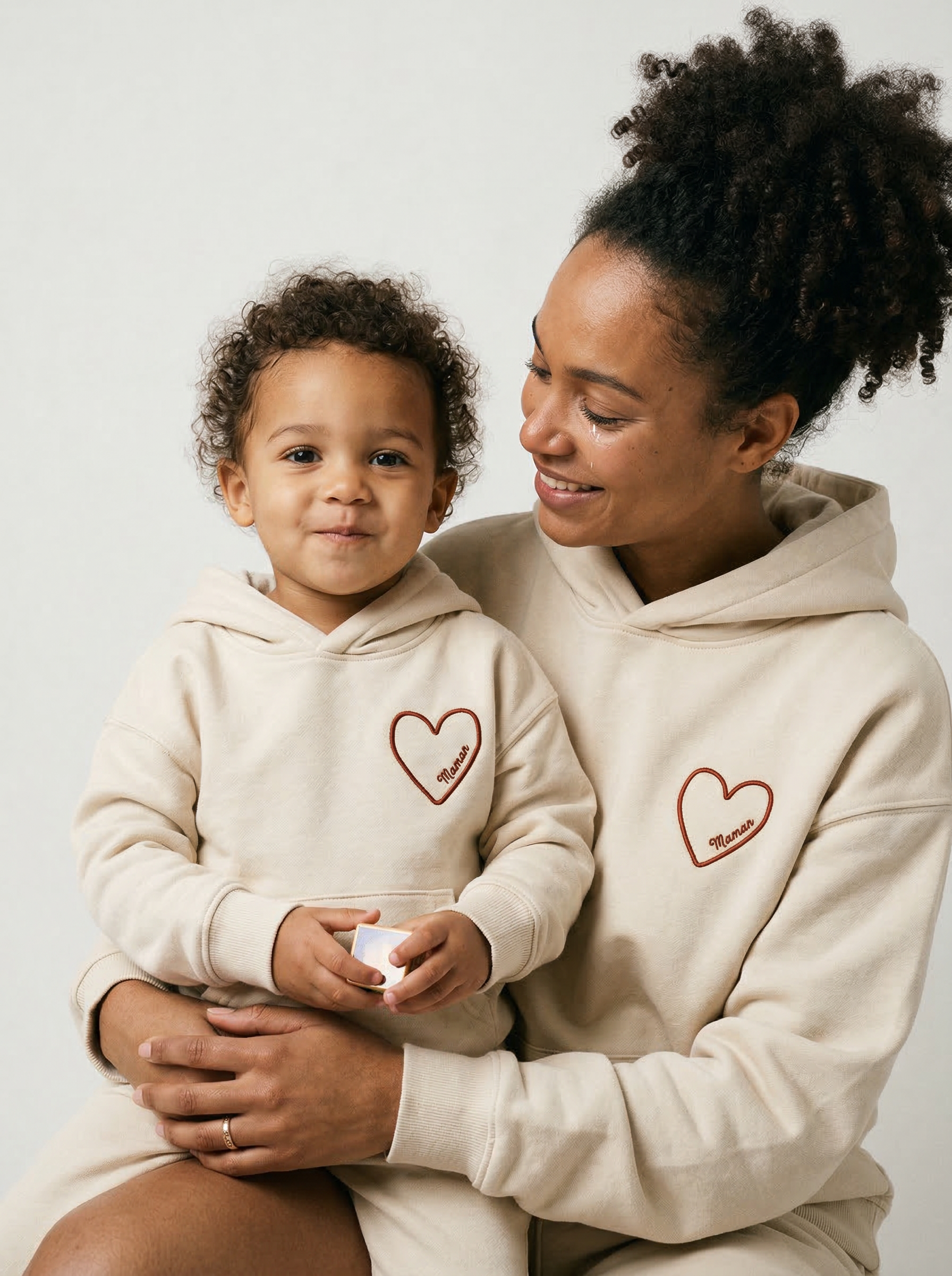 Hoodie Brodé — L'Ambre