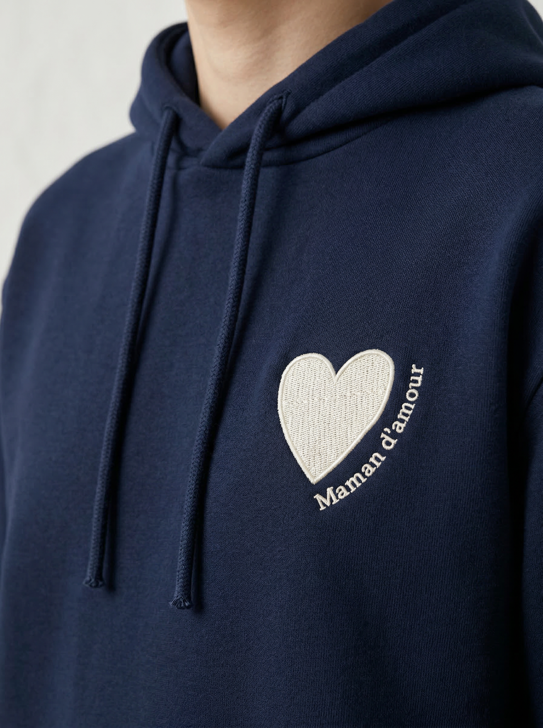 Hoodie Brodé — La Confidence — Maman