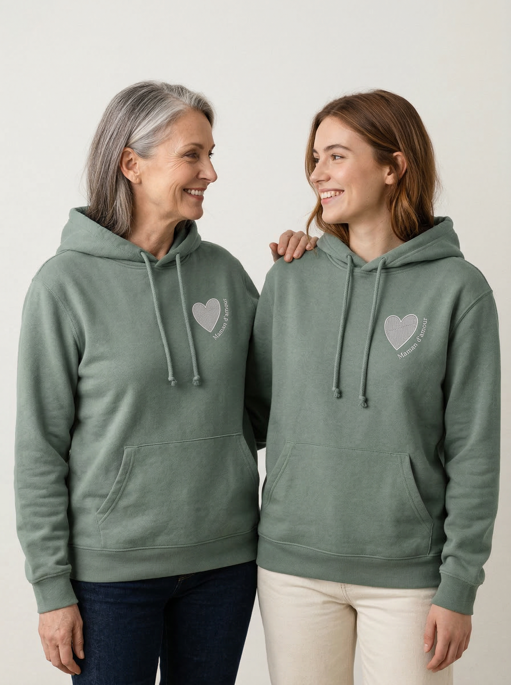 Hoodie Brodé — La Confidence — Maman