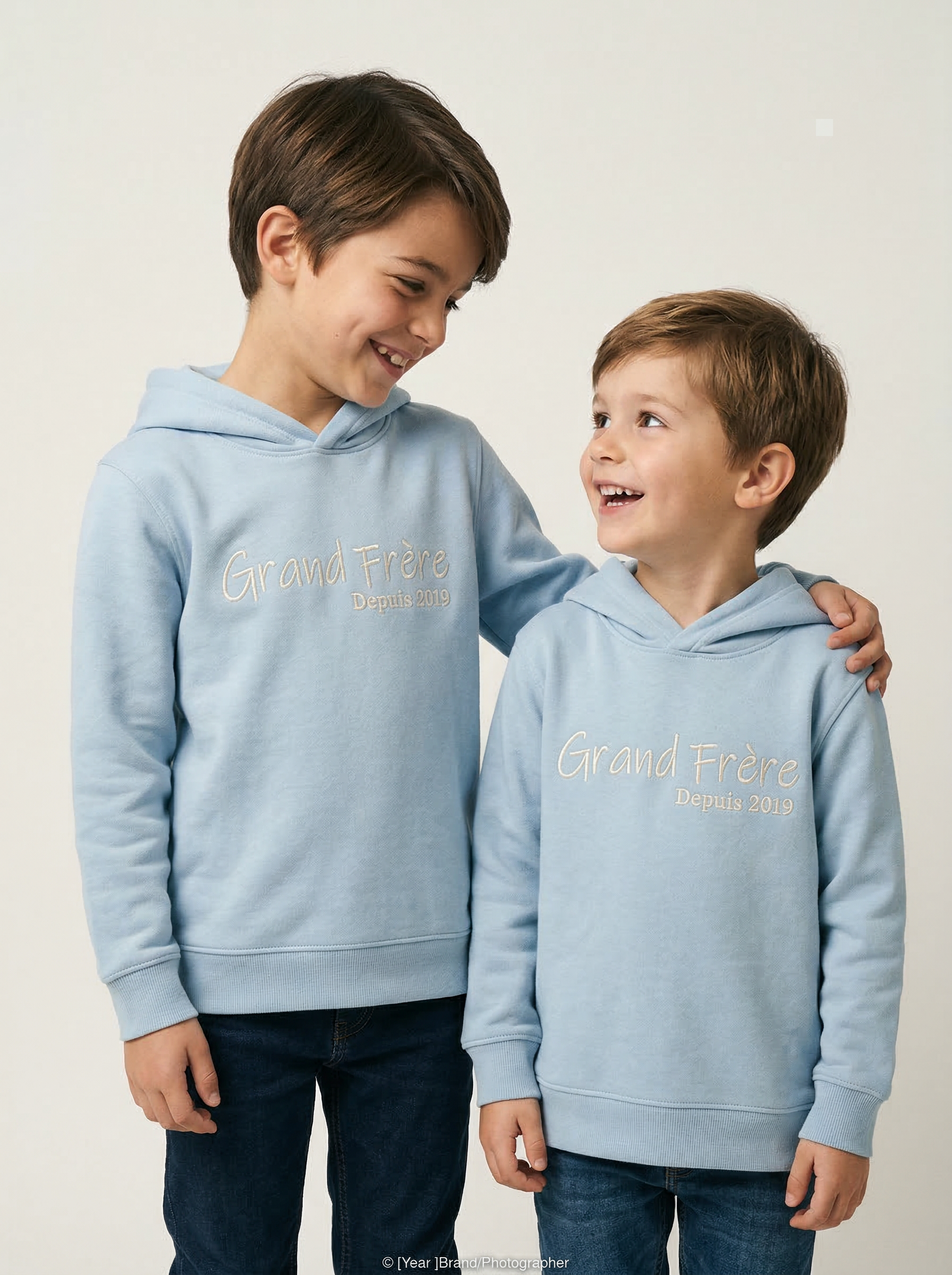 Hoodie Enfant Brodé — Le Depuis — Maxi